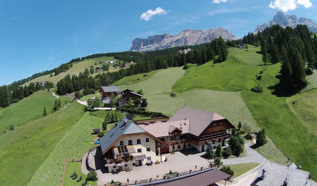 Taela Apartments San Cassiano  Luaran gambar