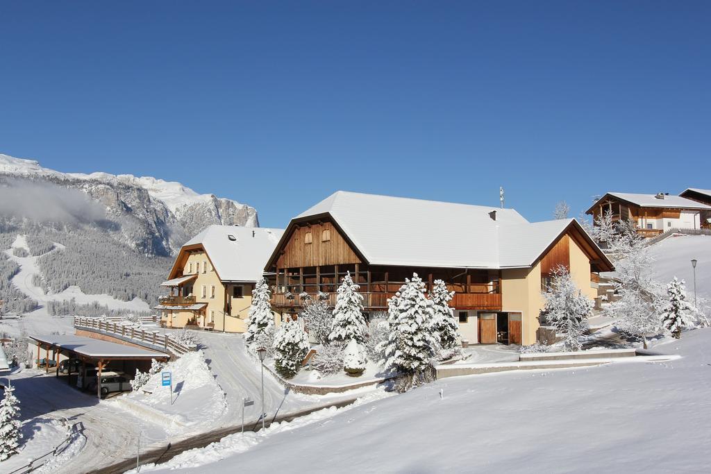 Taela Apartments San Cassiano  Luaran gambar